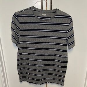 Old Navy Men's Gray and Black Striped Tee